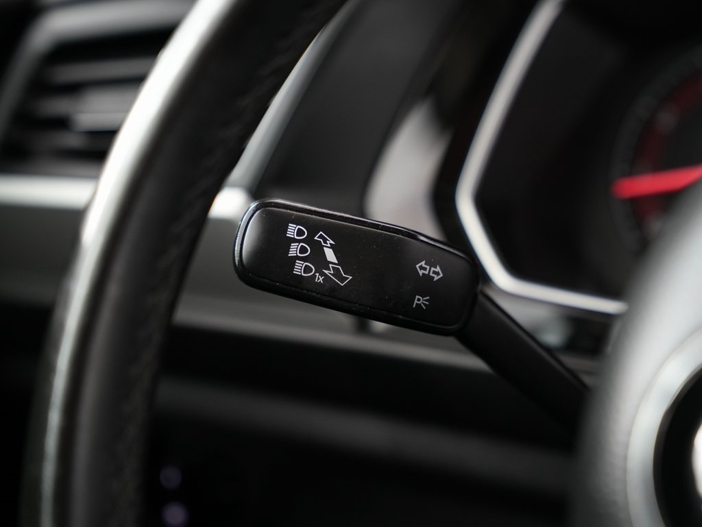 Volkswagen Jetta R-Line Auto w/SULEV 2019