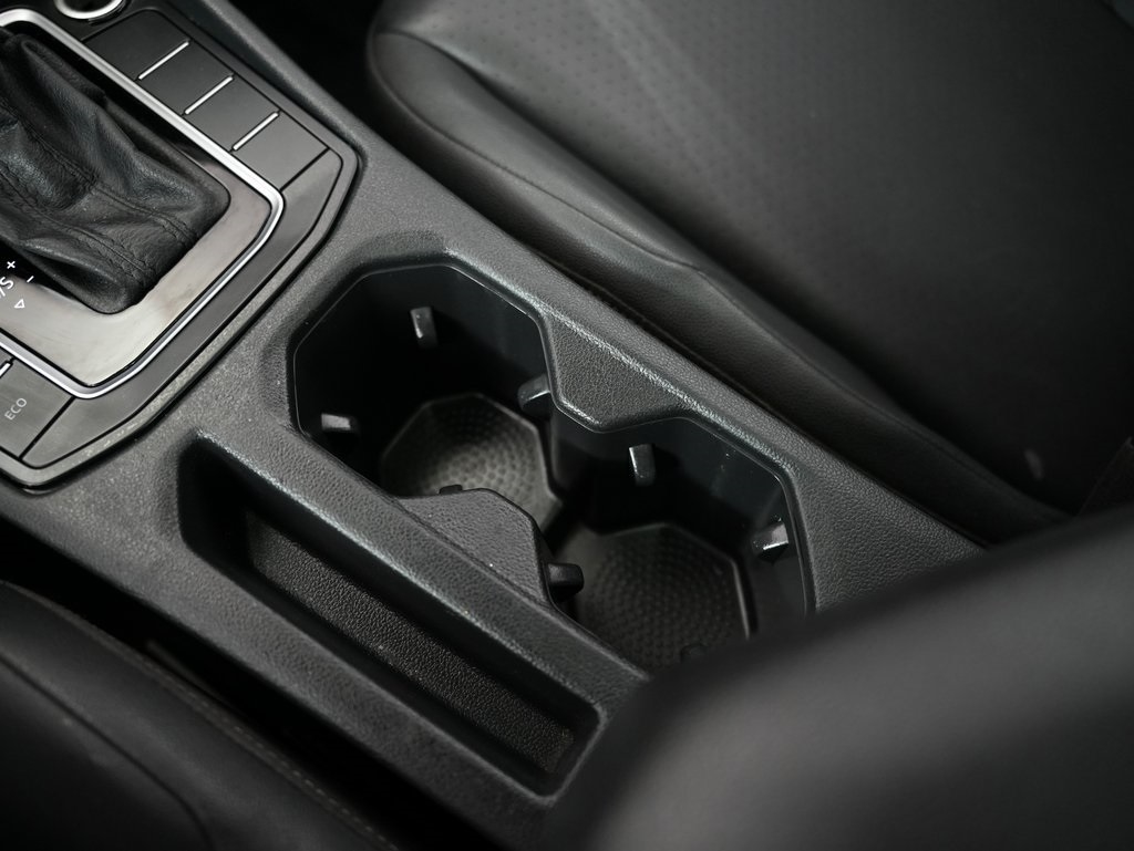 Volkswagen Jetta R-Line Auto w/SULEV 2019