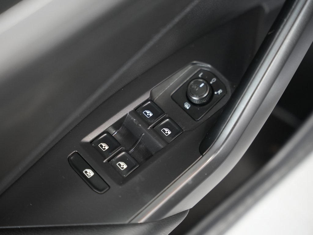 Volkswagen Jetta R-Line Auto w/SULEV 2019