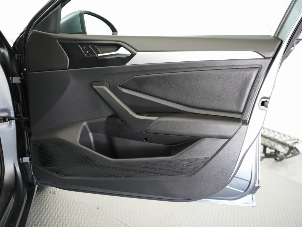 Volkswagen Jetta R-Line Auto w/SULEV 2019