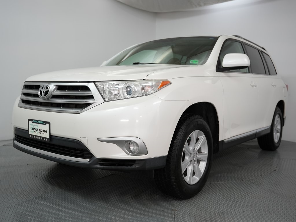 Toyota Highlander FWD 4dr V6 (Natl) 2013