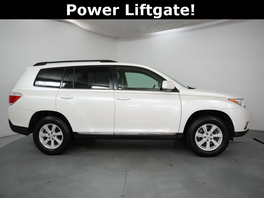 Toyota Highlander FWD 4dr V6 (Natl) 2013