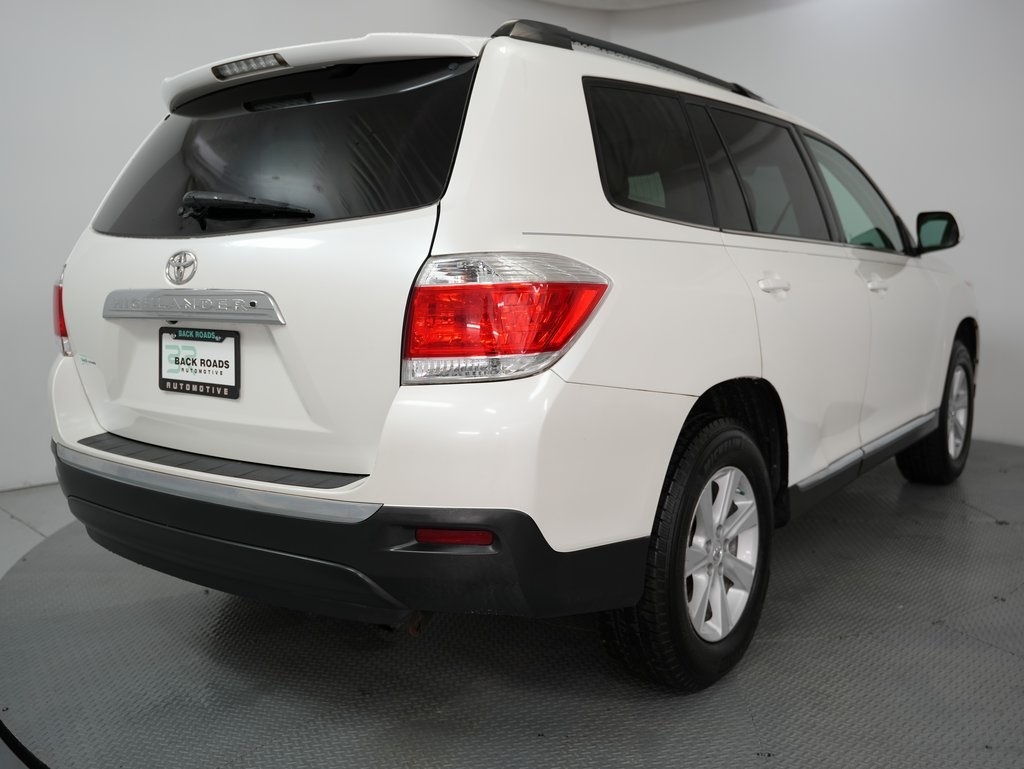 Toyota Highlander FWD 4dr V6 (Natl) 2013