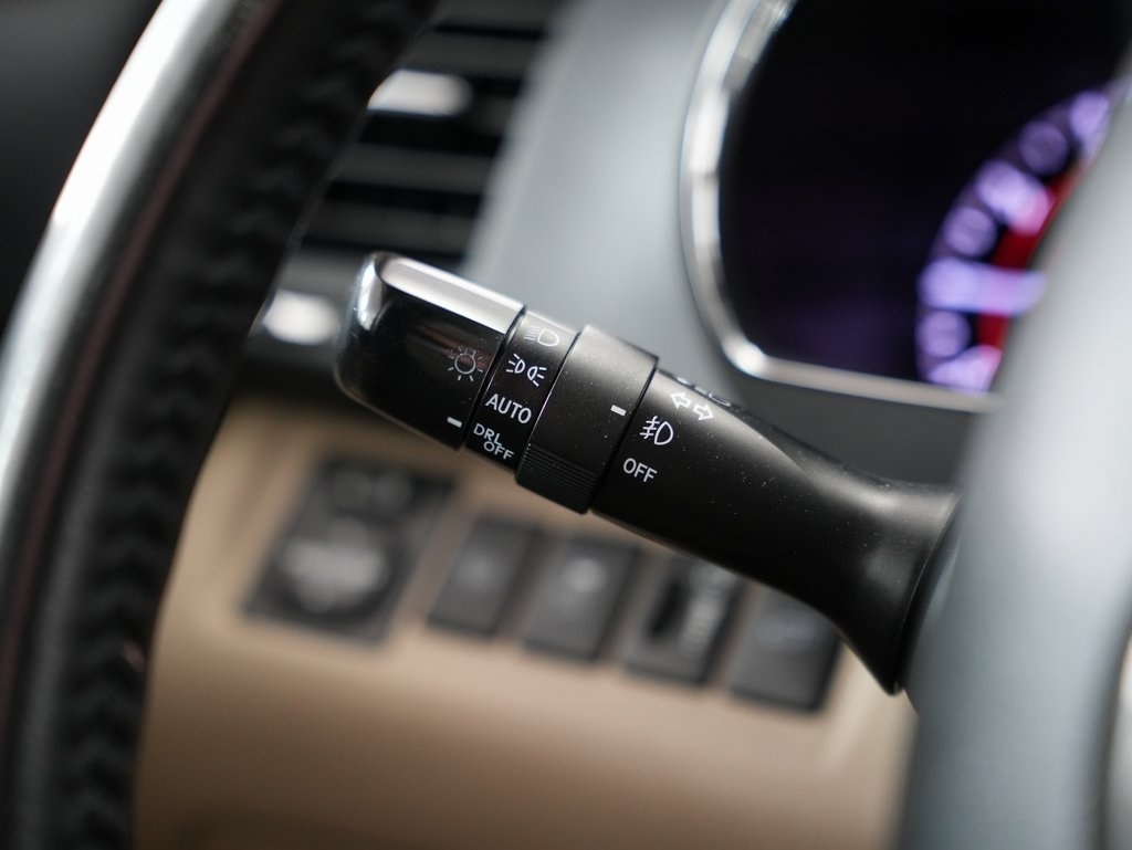 Toyota Highlander FWD 4dr V6 (Natl) 2013