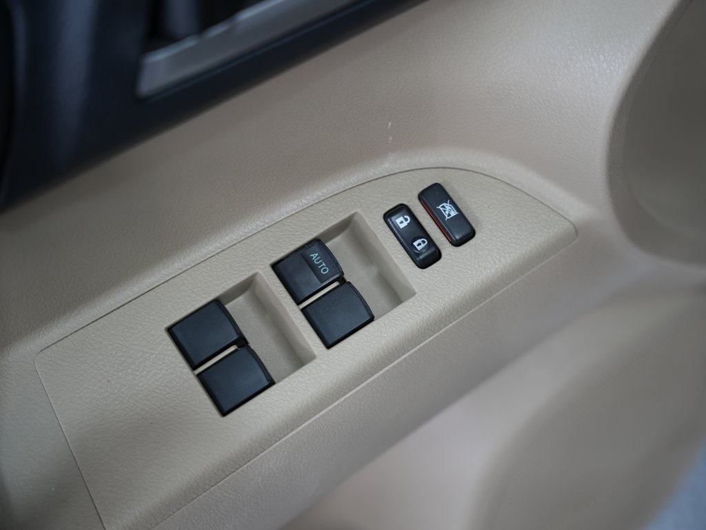 Toyota Highlander FWD 4dr V6 (Natl) 2013