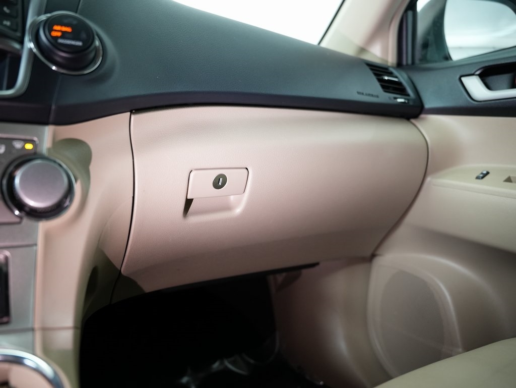 Toyota Highlander FWD 4dr V6 (Natl) 2013