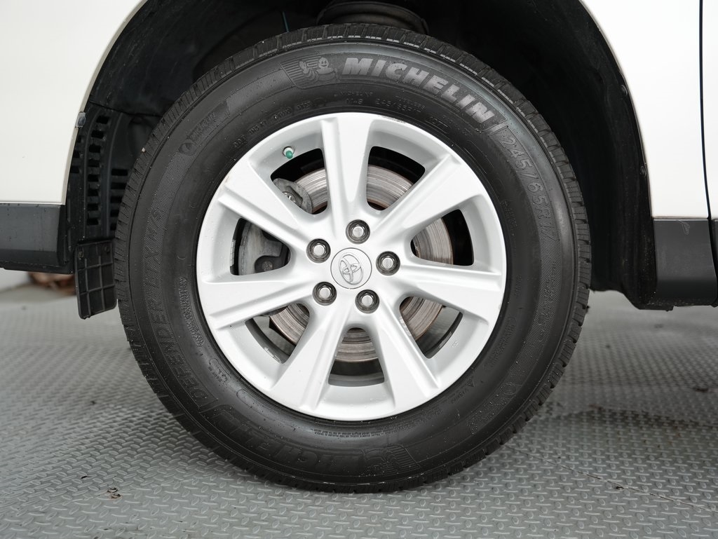 Toyota Highlander FWD 4dr V6 (Natl) 2013