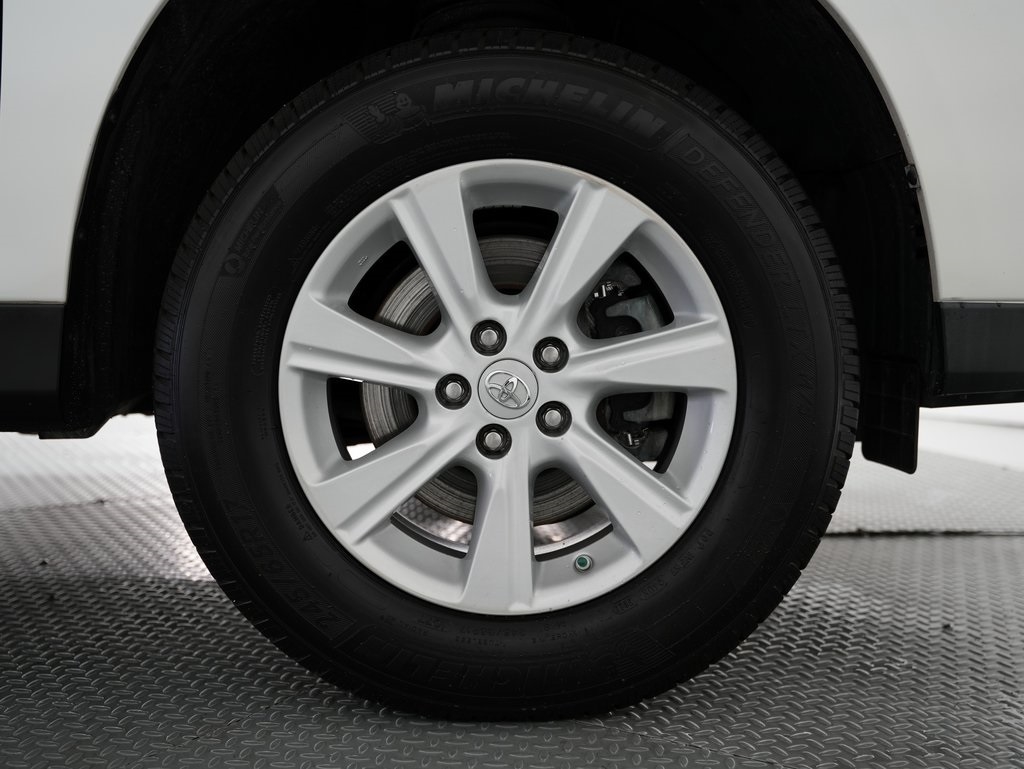 Toyota Highlander FWD 4dr V6 (Natl) 2013