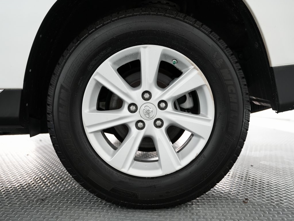 Toyota Highlander FWD 4dr V6 (Natl) 2013