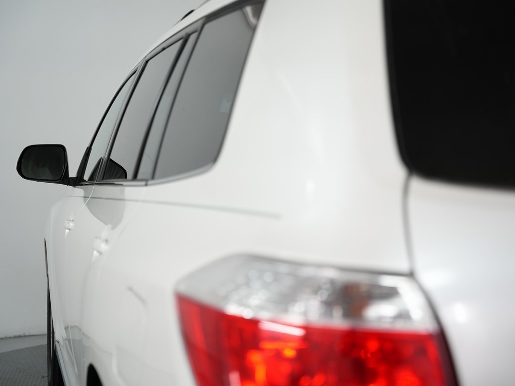 Toyota Highlander FWD 4dr V6 (Natl) 2013