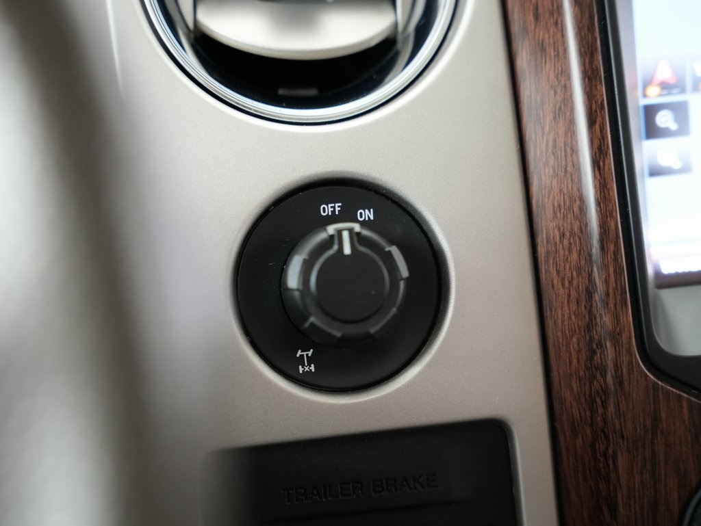 Ford F-150 2WD SuperCrew 145" King Ranch 2014