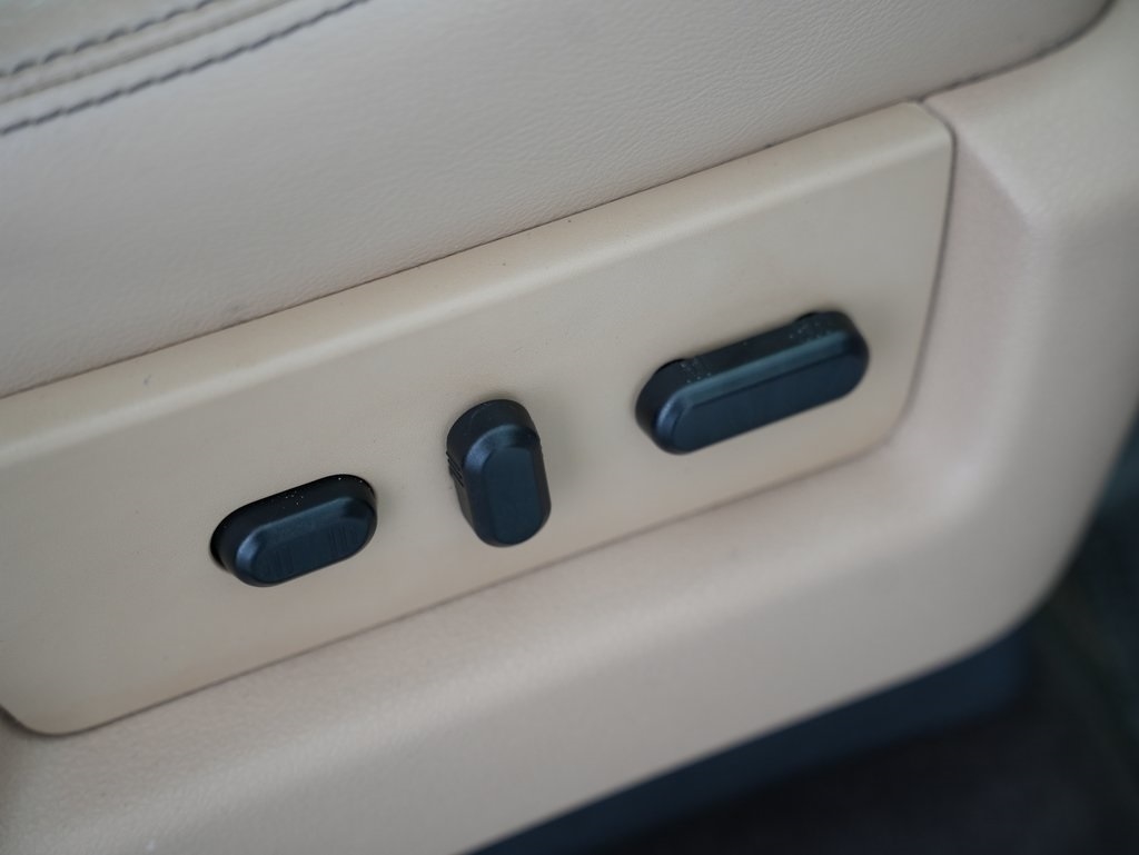 Ford F-150 2WD SuperCrew 145" King Ranch 2014