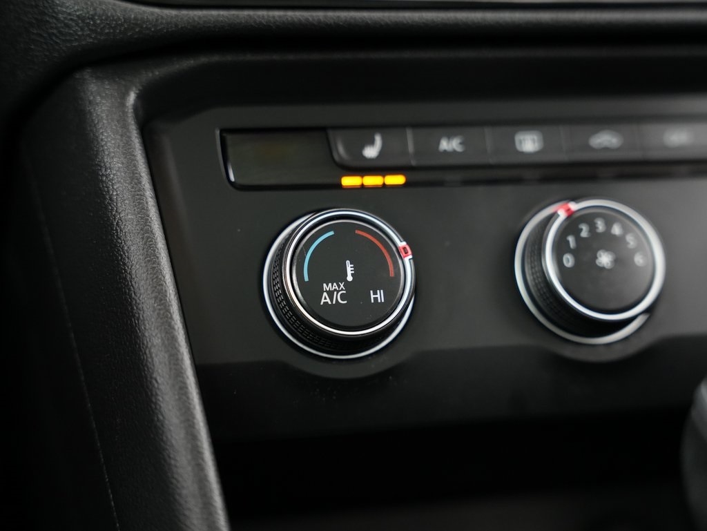 Volkswagen Taos SE FWD 2022