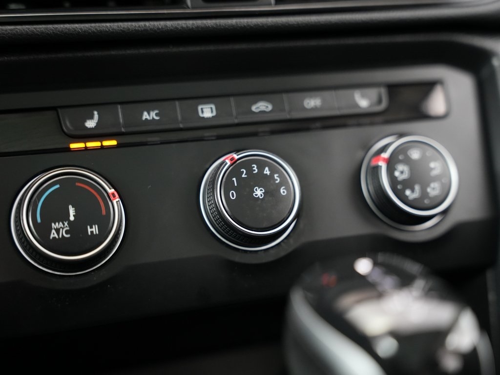 Volkswagen Taos SE FWD 2022