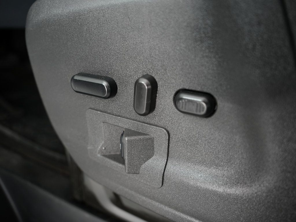 Ford Transit Van T-250 130" Low Rf 9000 GVWR Sliding RH Dr 2018