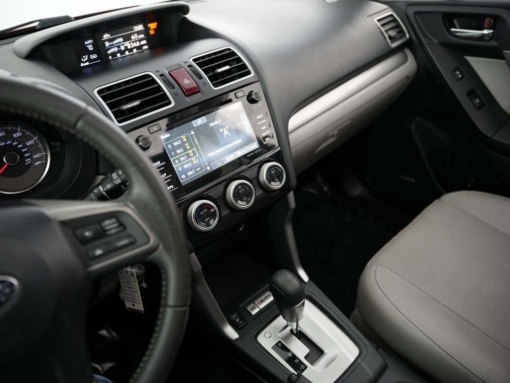 Subaru Forester 4dr CVT 2.5i Limited PZEV 2016