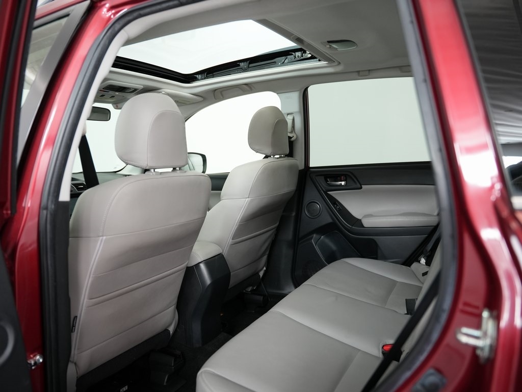 Subaru Forester 4dr CVT 2.5i Limited PZEV 2016