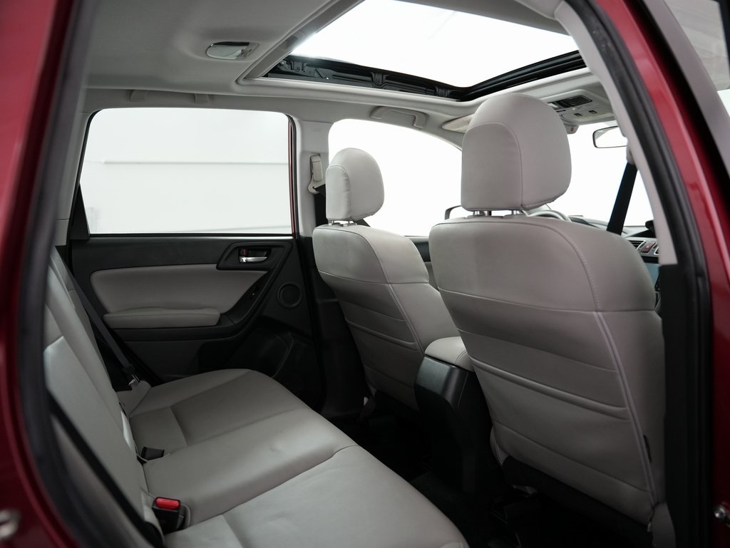 Subaru Forester 4dr CVT 2.5i Limited PZEV 2016