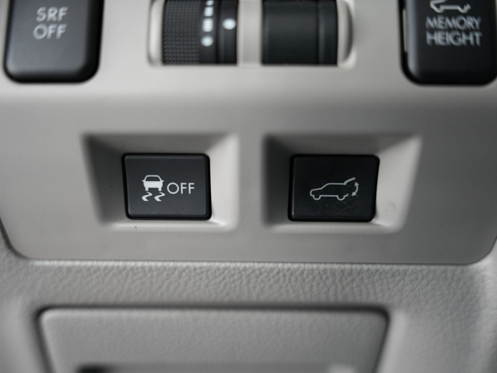 Subaru Forester 4dr CVT 2.5i Limited PZEV 2016