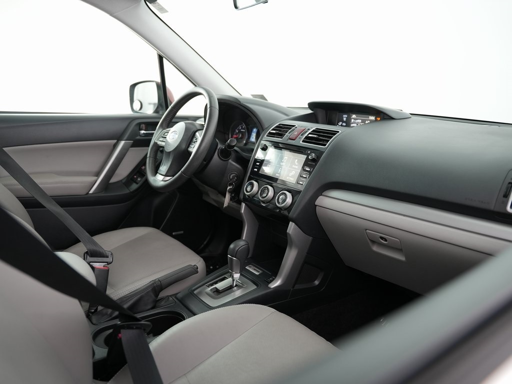 Subaru Forester 4dr CVT 2.5i Limited PZEV 2016