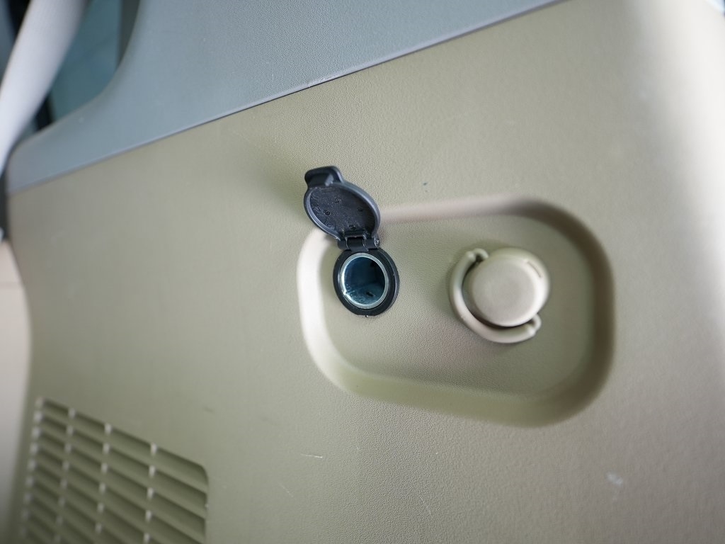 Nissan Armada 4WD 4dr SV 2014