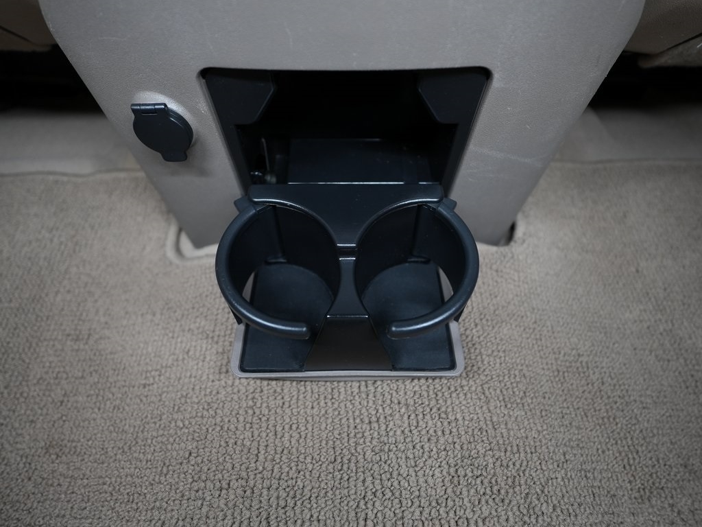 Nissan Armada 4WD 4dr SV 2014