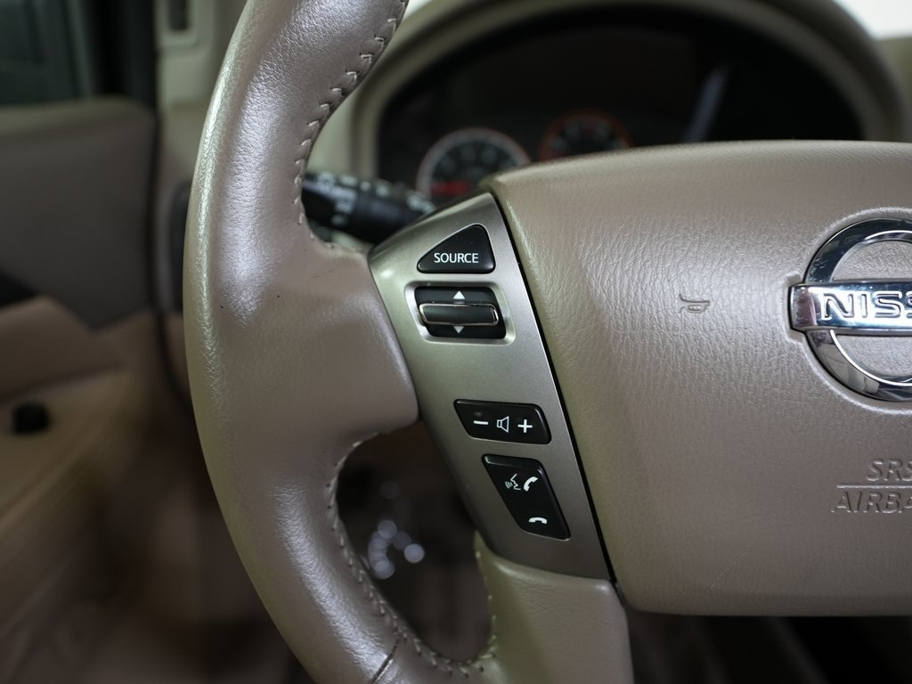 Nissan Armada 4WD 4dr SV 2014