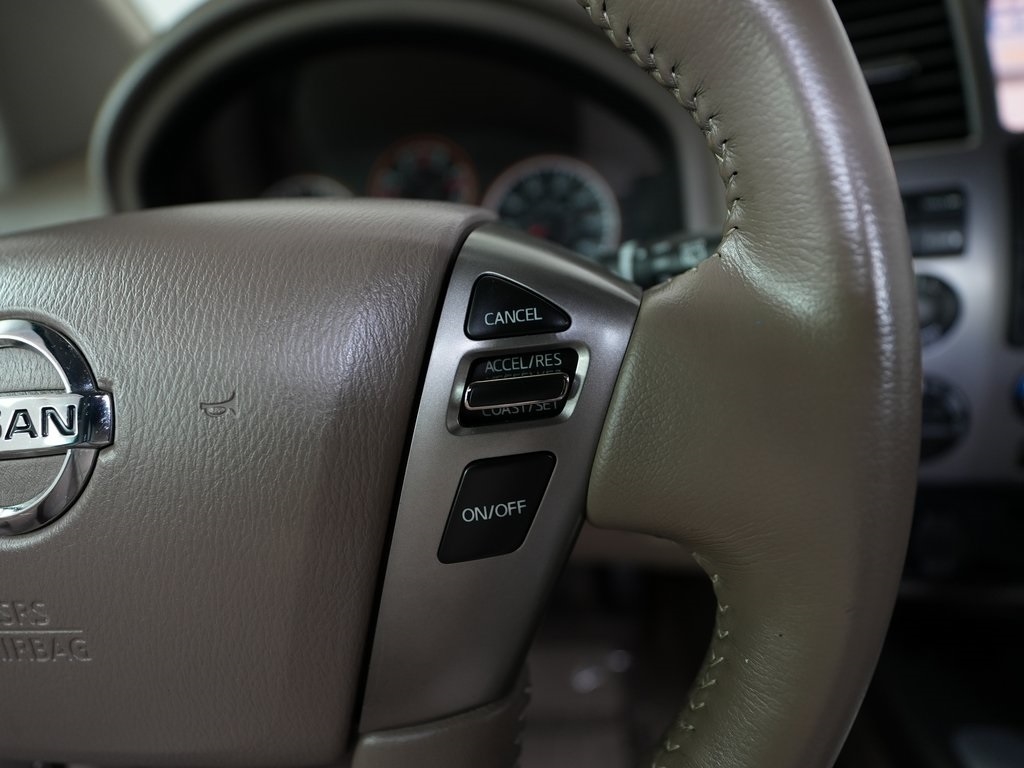 Nissan Armada 4WD 4dr SV 2014