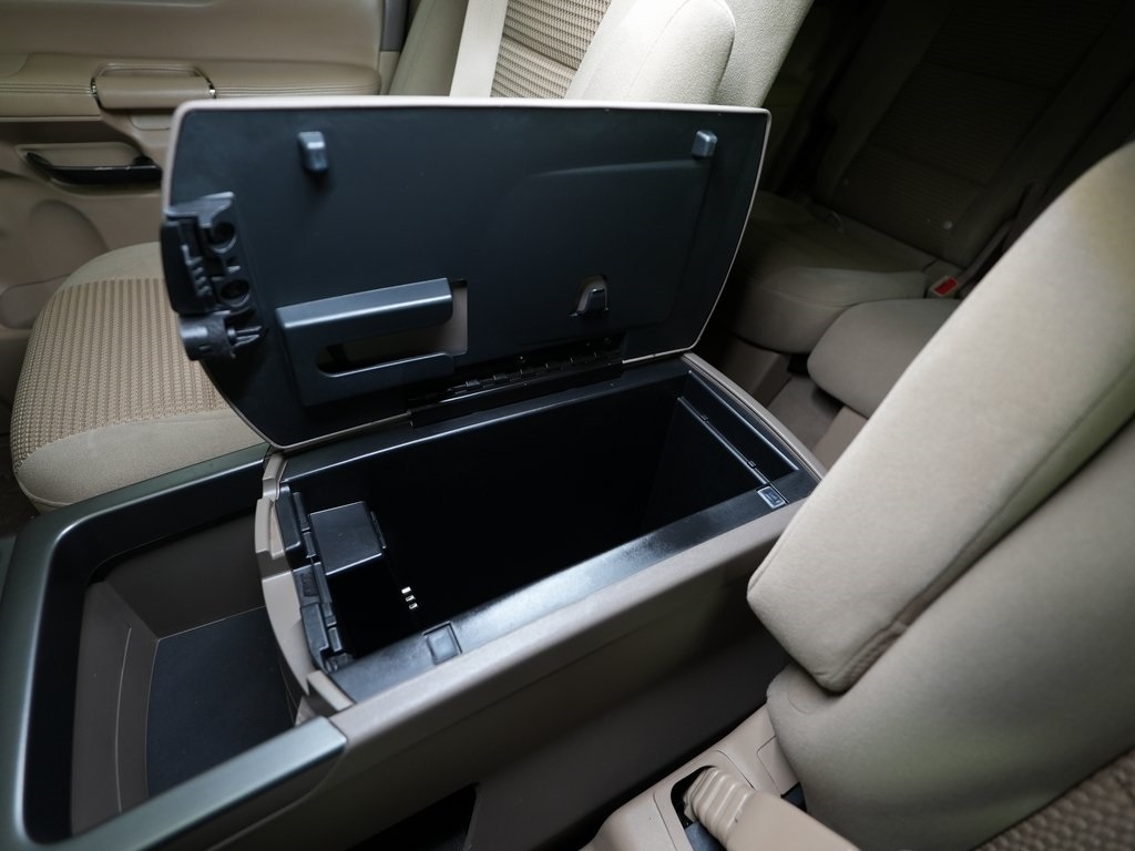 Nissan Armada 4WD 4dr SV 2014