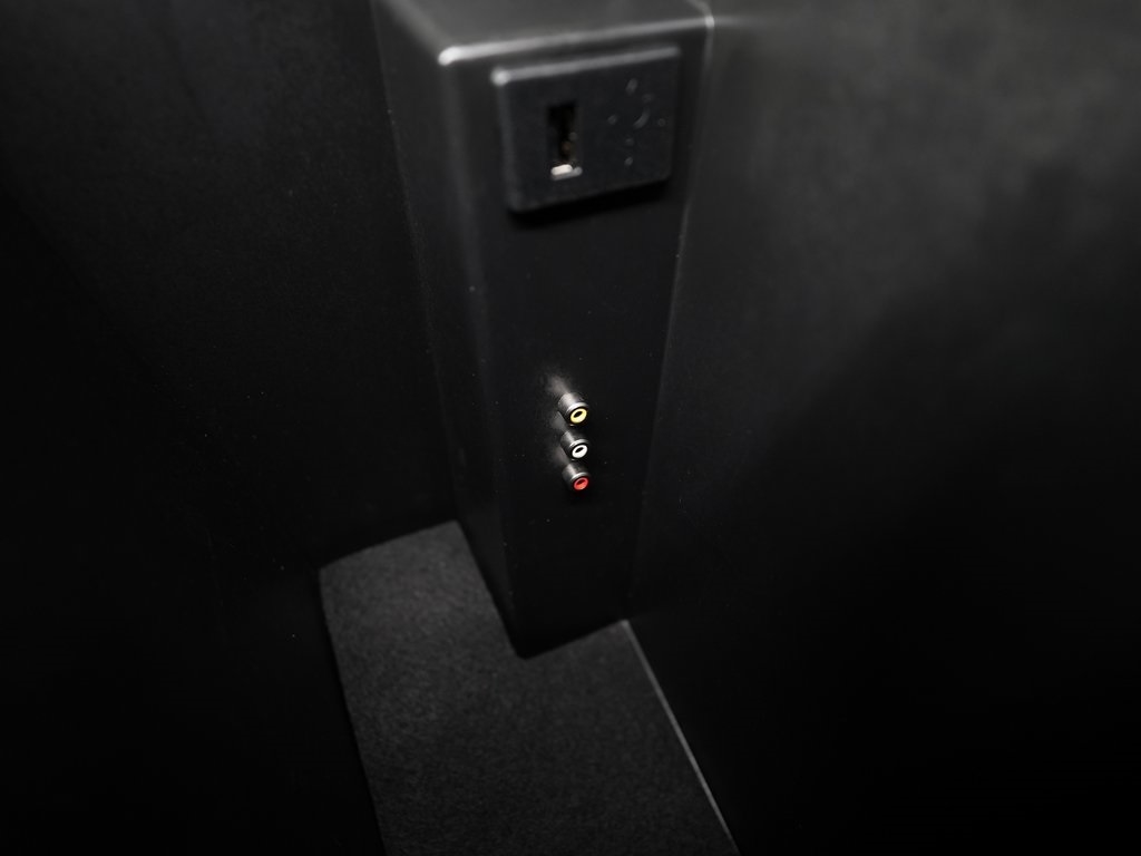 Nissan Armada 4WD 4dr SV 2014