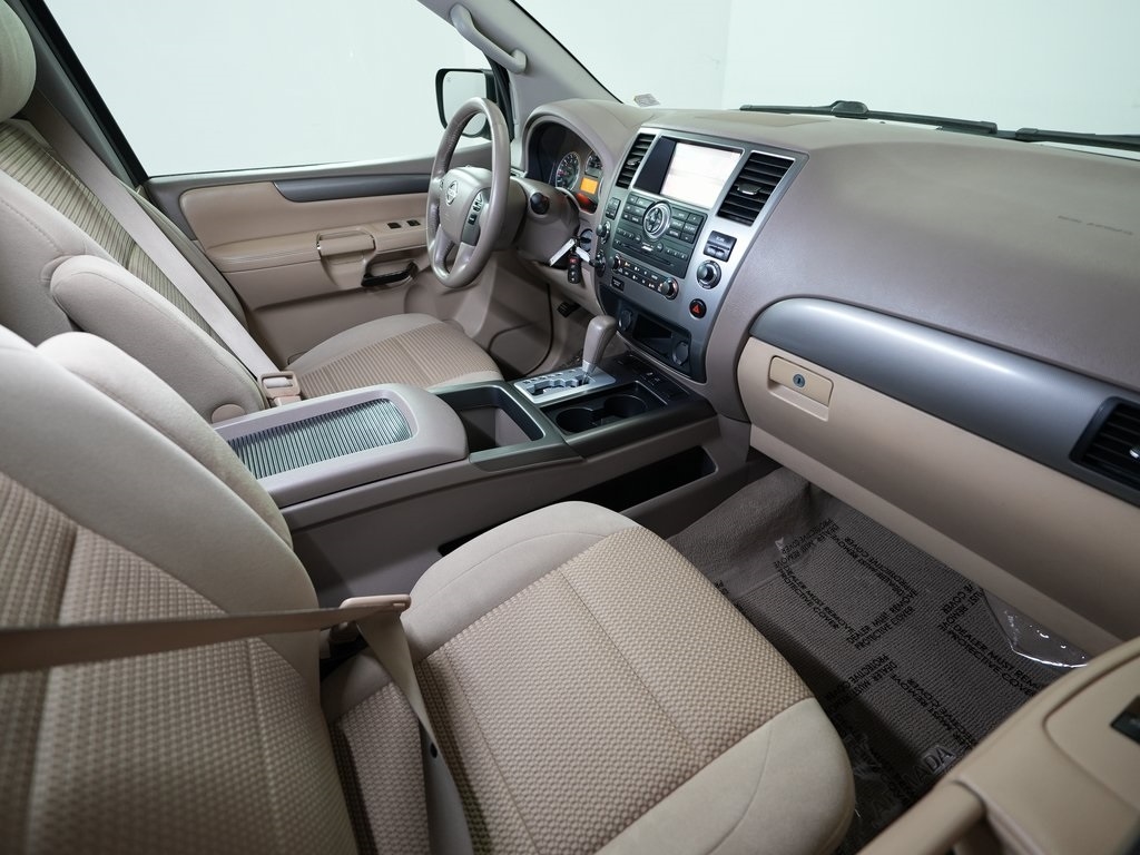 Nissan Armada 4WD 4dr SV 2014