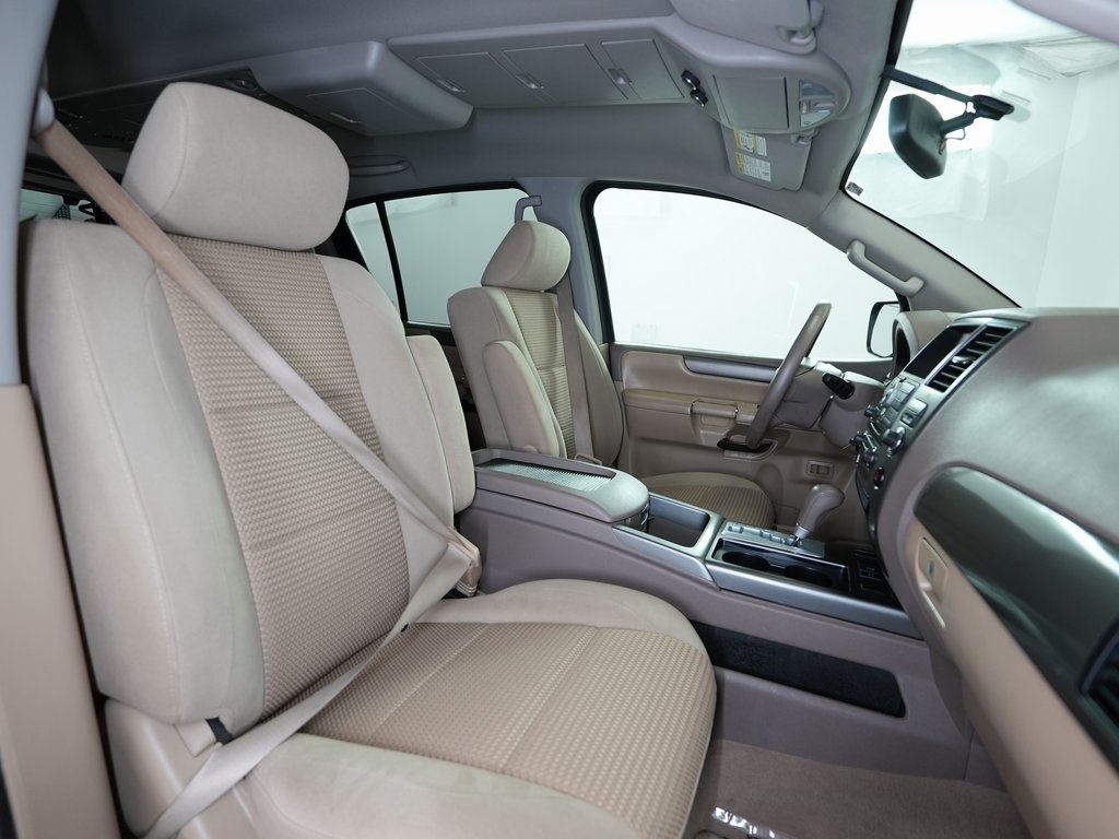 Nissan Armada 4WD 4dr SV 2014