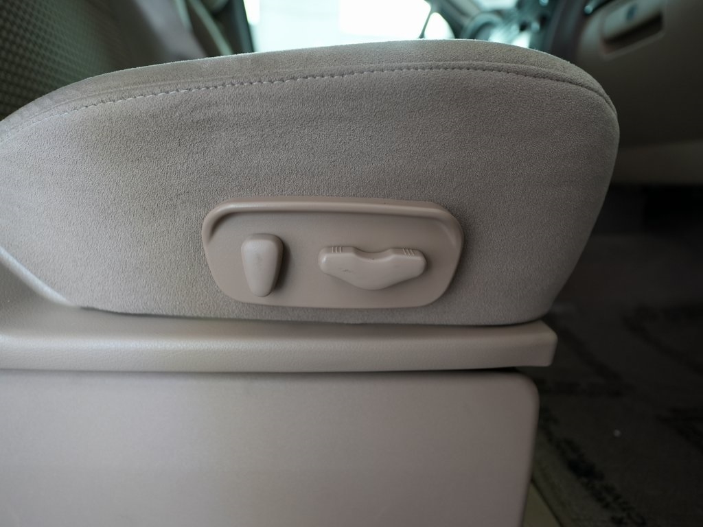 Nissan Armada 4WD 4dr SV 2014