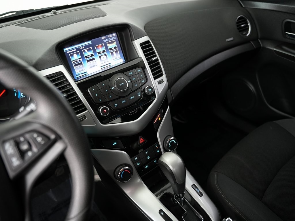 Chevrolet Cruze Limited 4dr Sdn Auto LT w/1LT 2016