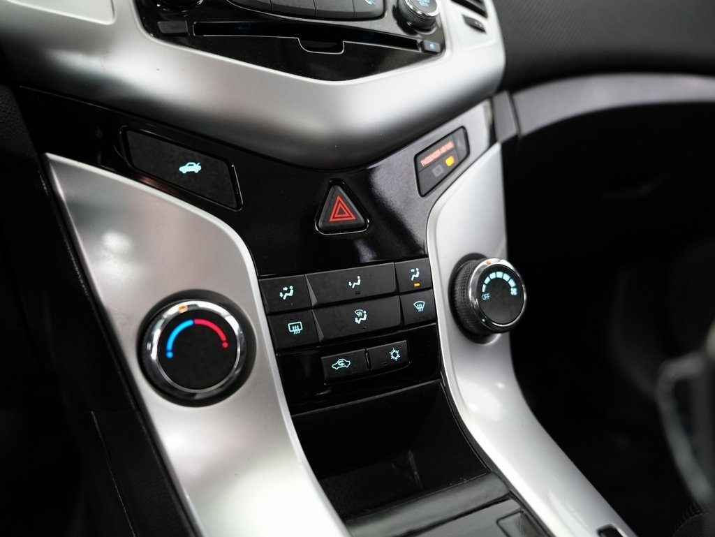 Chevrolet Cruze Limited 4dr Sdn Auto LT w/1LT 2016