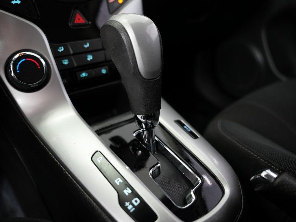 Chevrolet Cruze Limited 4dr Sdn Auto LT w/1LT 2016