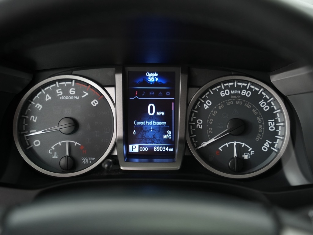 Toyota Tacoma 2WD TRD Off Road Double Cab 5' Bed V6 AT (Natl) 2019