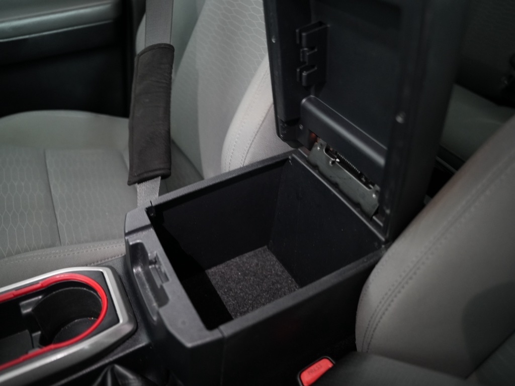 Toyota Tacoma 2WD TRD Off Road Double Cab 5' Bed V6 AT (Natl) 2019