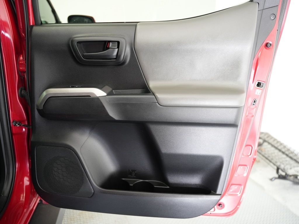 Toyota Tacoma 2WD TRD Off Road Double Cab 5' Bed V6 AT (Natl) 2019