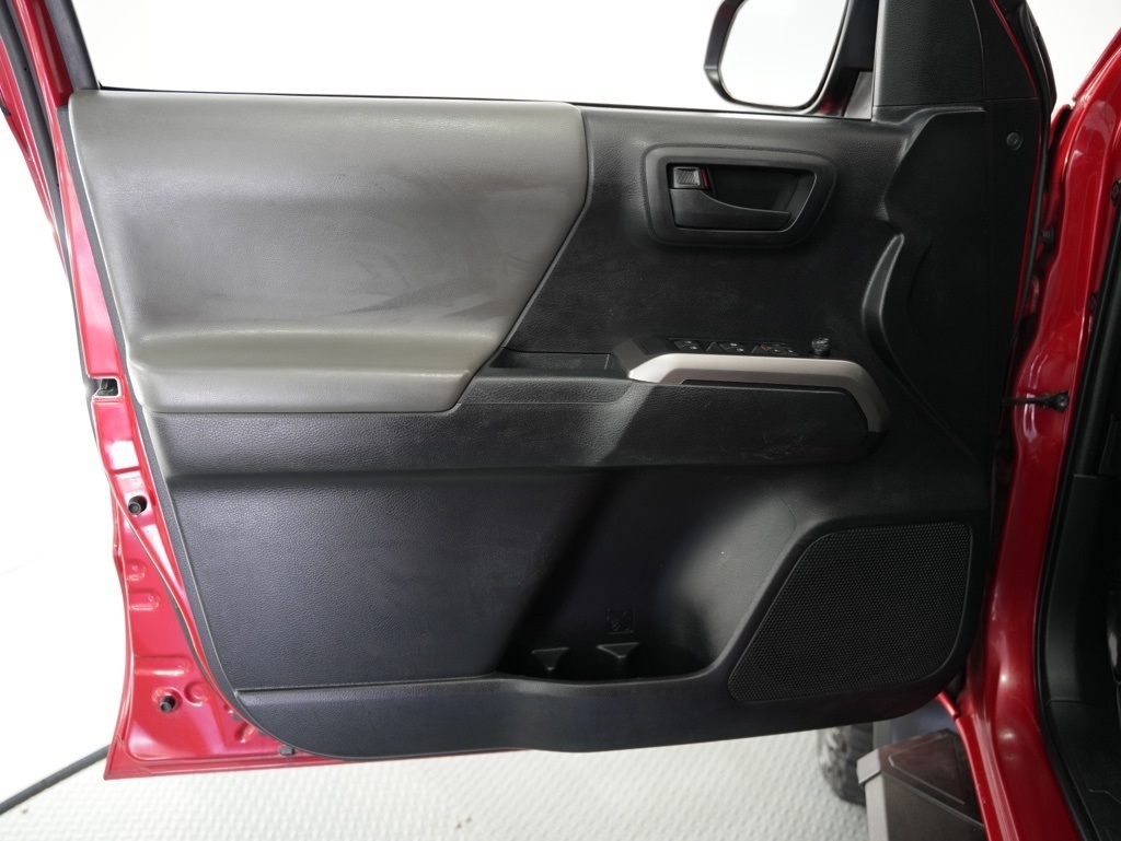 Toyota Tacoma 2WD TRD Off Road Double Cab 5' Bed V6 AT (Natl) 2019