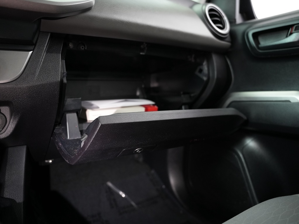 Toyota Tacoma 2WD TRD Off Road Double Cab 5' Bed V6 AT (Natl) 2019