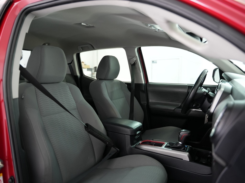 Toyota Tacoma 2WD TRD Off Road Double Cab 5' Bed V6 AT (Natl) 2019