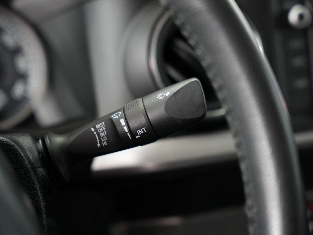 Toyota Tacoma 2WD TRD Off Road Double Cab 5' Bed V6 AT (Natl) 2019