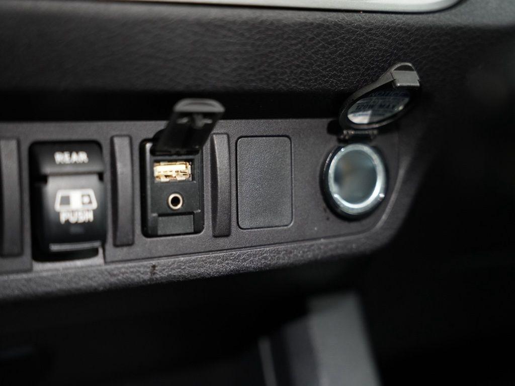 Toyota Tacoma 2WD TRD Off Road Double Cab 5' Bed V6 AT (Natl) 2019