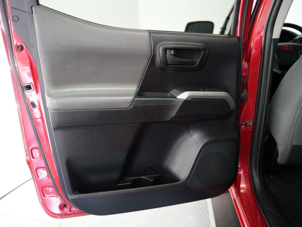 Toyota Tacoma 2WD TRD Off Road Double Cab 5' Bed V6 AT (Natl) 2019