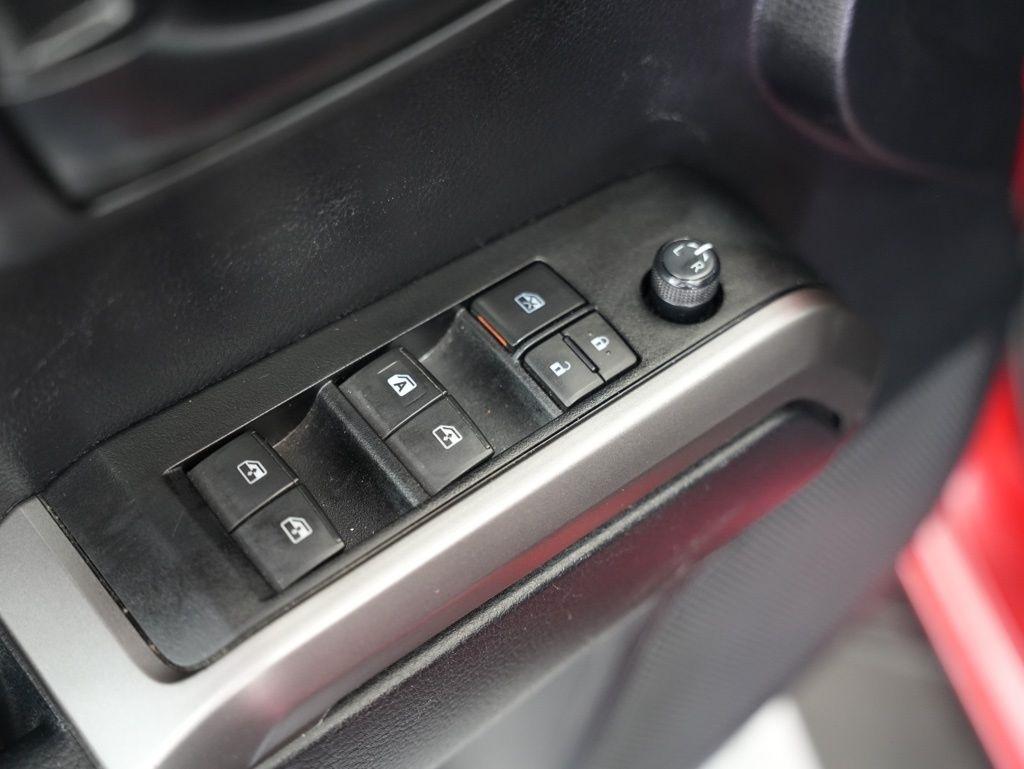 Toyota Tacoma 2WD TRD Off Road Double Cab 5' Bed V6 AT (Natl) 2019