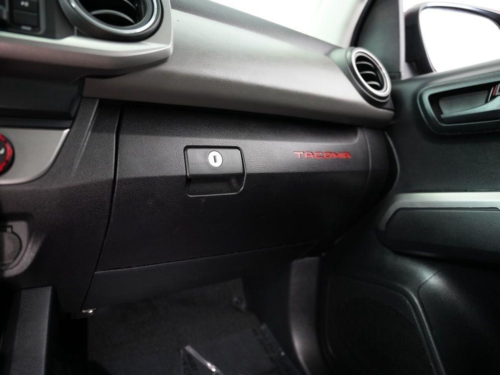 Toyota Tacoma 2WD TRD Off Road Double Cab 5' Bed V6 AT (Natl) 2019