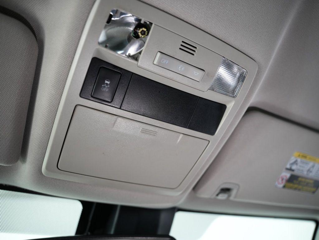 Toyota Tacoma 2WD TRD Off Road Double Cab 5' Bed V6 AT (Natl) 2019