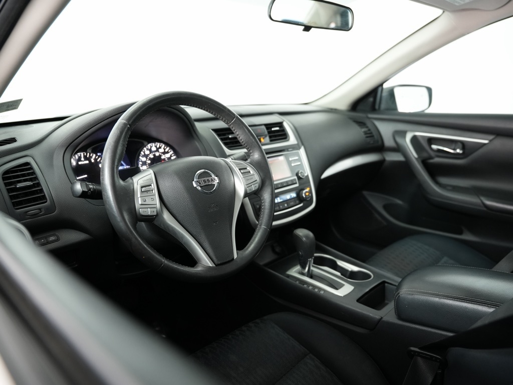 Nissan Altima 2.5 SV Sedan 2017