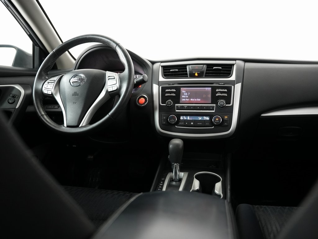 Nissan Altima 2.5 SV Sedan 2017